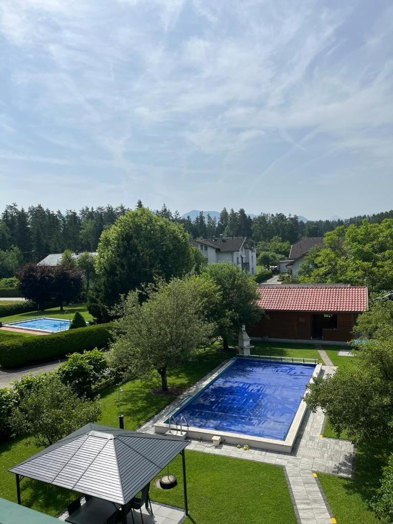 Ferienwohnungen Pippenbach Unternarrach Rum bild